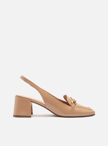 Loafer Nude Verniz Salto Bloco Metal Triângulo