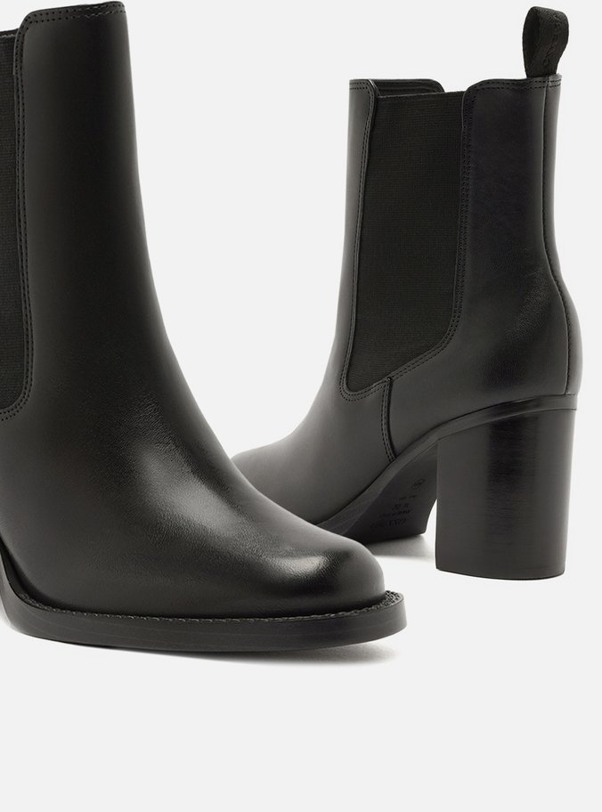 Bota Preta Couro Cano Curto Salto Médio Elástico
