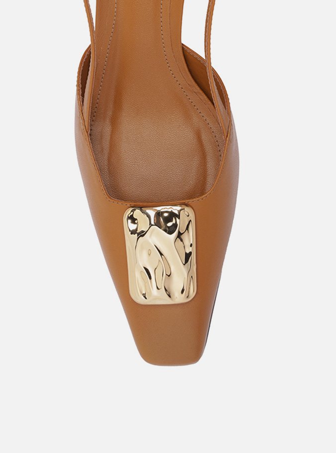Scarpin Marrom Couro Salto Baixo Slingback Metal