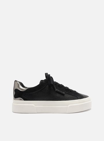 Tênis Preto Couro Detalhes Prata Velho
