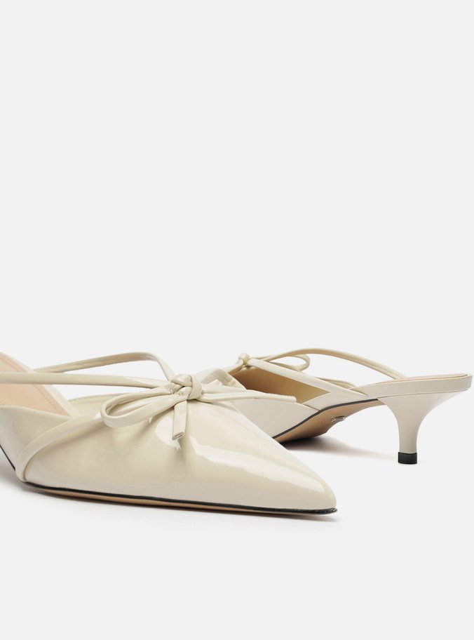 Mule Branca Verniz Salto Kitten Laço