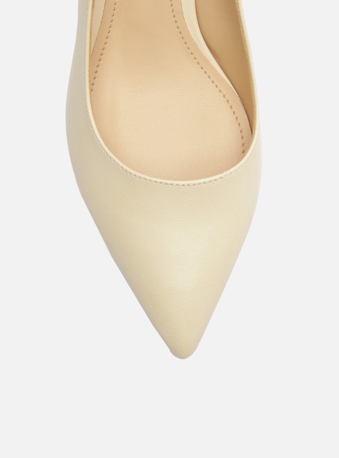 Scarpin Off-White Couro Bico Fino Slingback