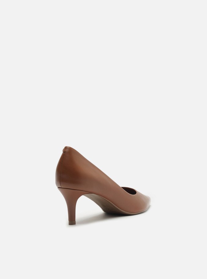 Scarpin Marrom Couro Salto Baixo Fino Bico Fino