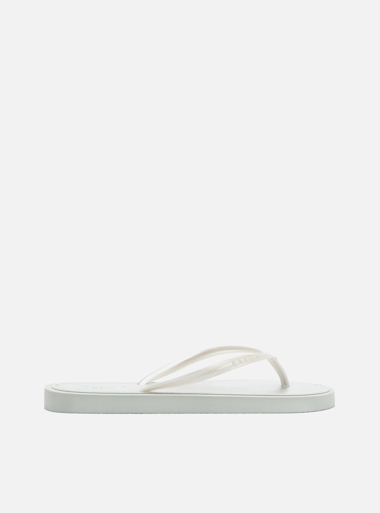 Chinelo de Dedo Metalizado Prata Brizza — foto 3