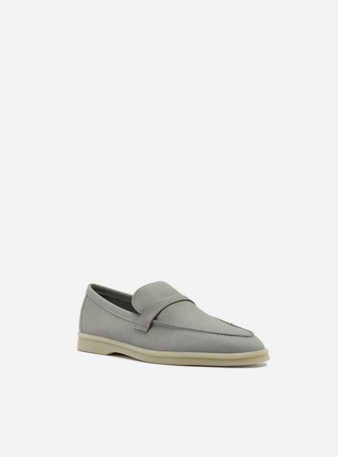 Mocassim Cinza Nobuck Salto Baixo