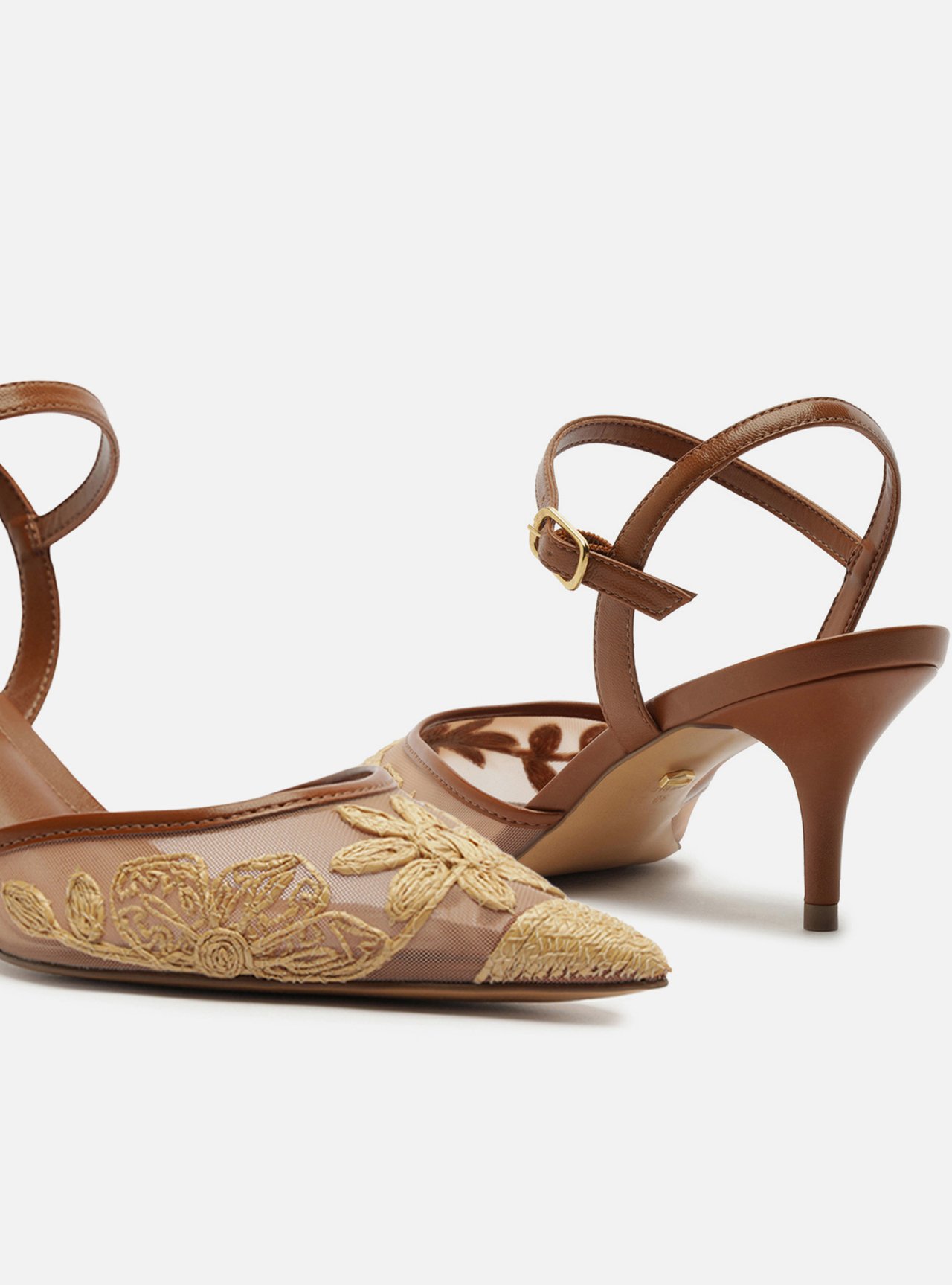 Scarpin Marrom Tule Salto Kitten Slingback Bordado — foto 4