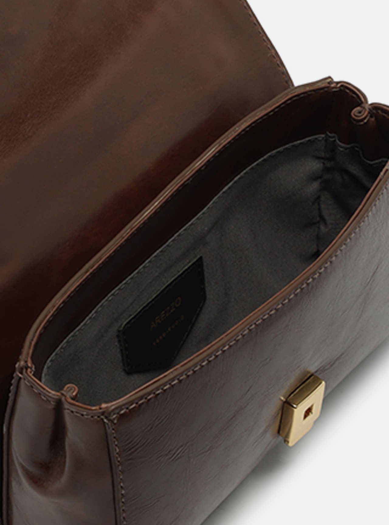 Bolsa Tiracolo Marrom Couro Pequena Metal Dourado — foto 4