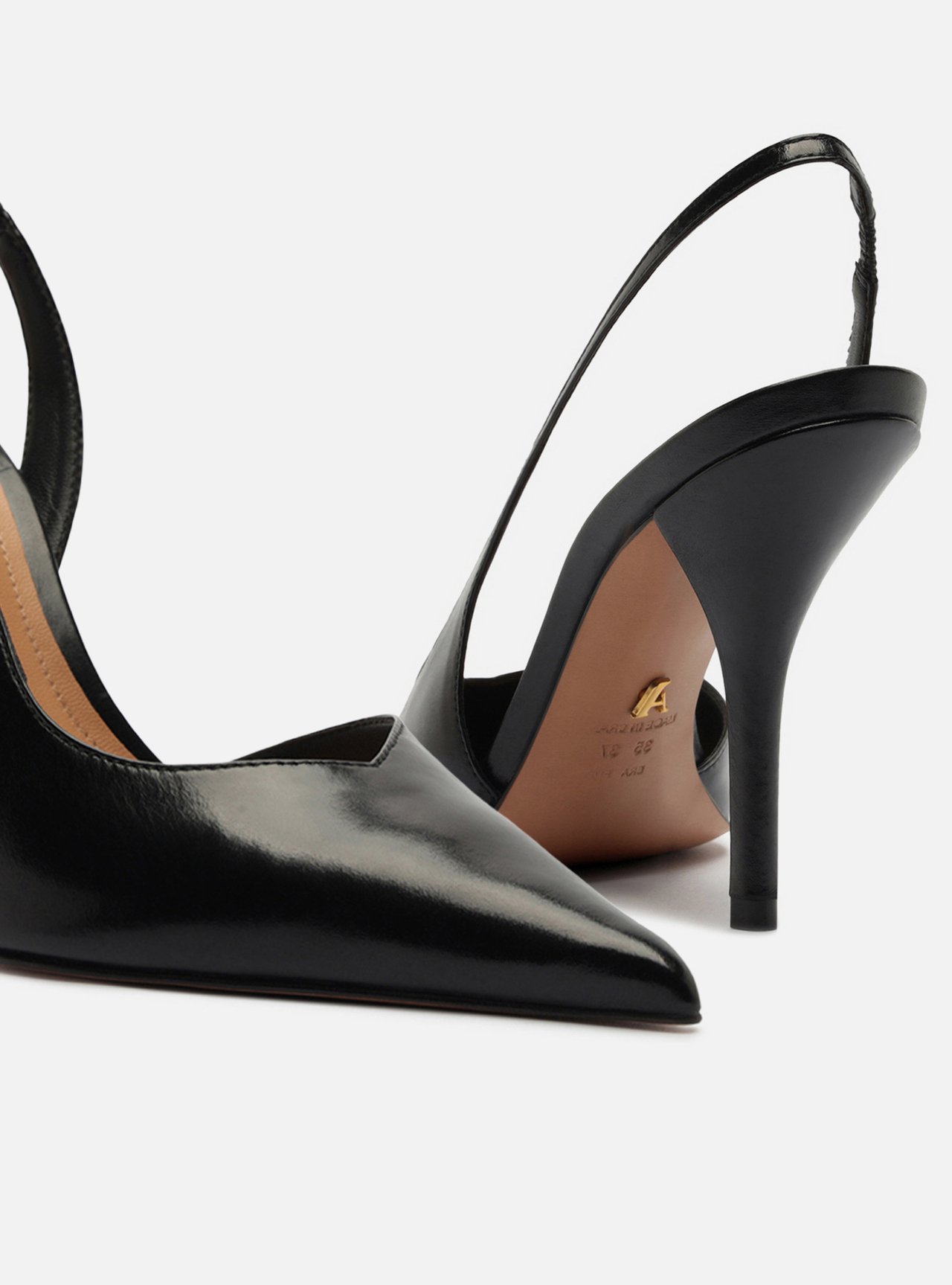 Scarpin Preto Couro Salto Fino Slingback — foto 4