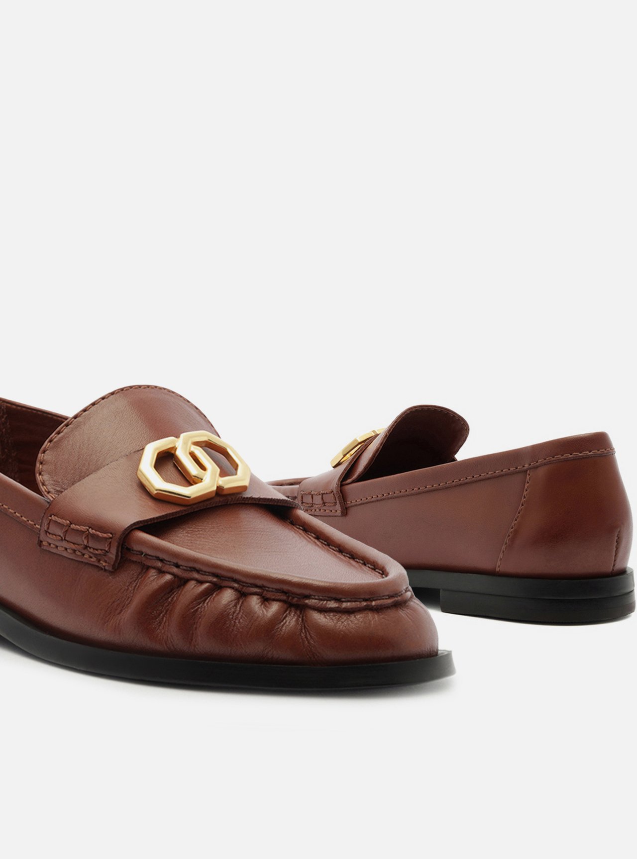 Mocassim Marrom Couro Franzido Tira Metal — foto 4