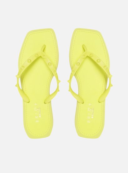 Chinelo de Dedo Amarelo Bico Quadrado Brizza Rock | Arezzo
