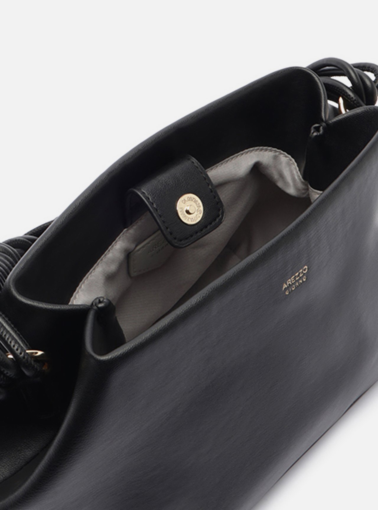 Bolsa Tiracolo Preta Média Alça Trançada — foto 4