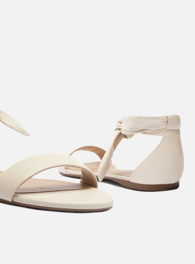 Sandália Rasteira Off-White Couro Isabelli