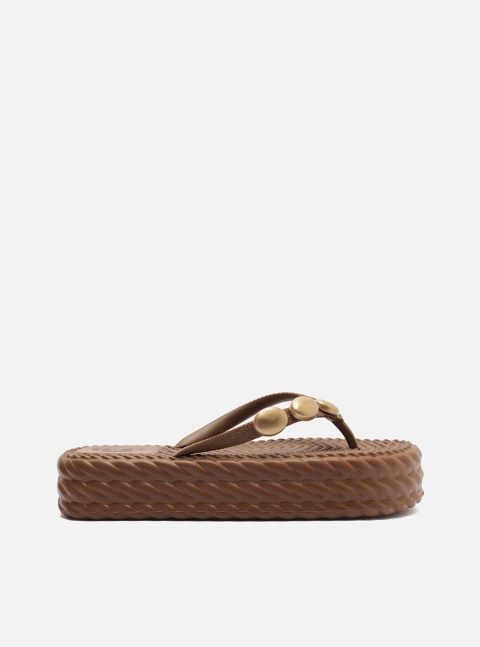 Chinelo de Dedo Marrom Flatform Metais Brizza
