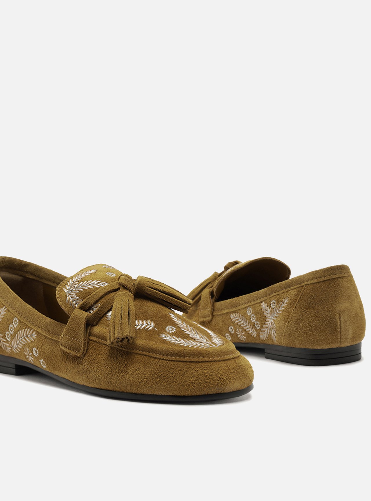 Mocassim Caramelo Acamurçado Bordado Tassel — foto 4