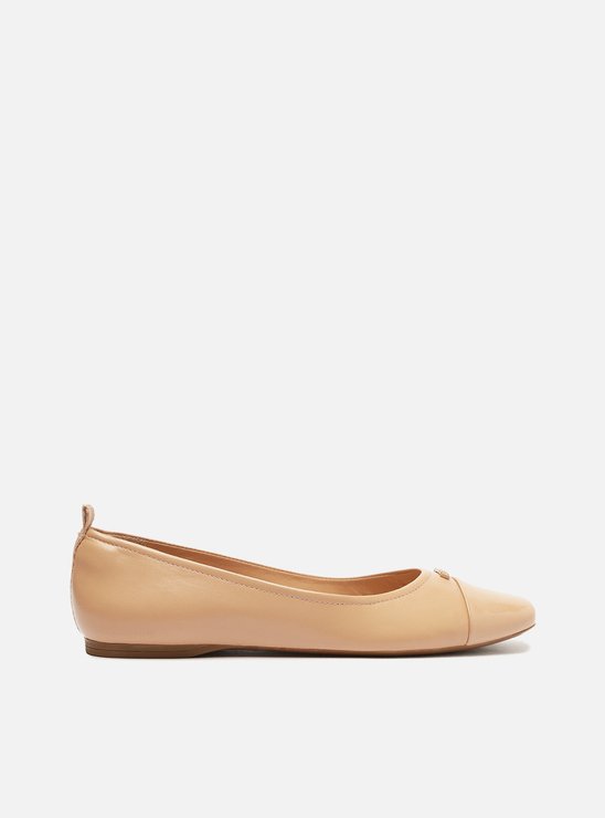 Sapatilha Bege Bico Quadrado Cap Toe
