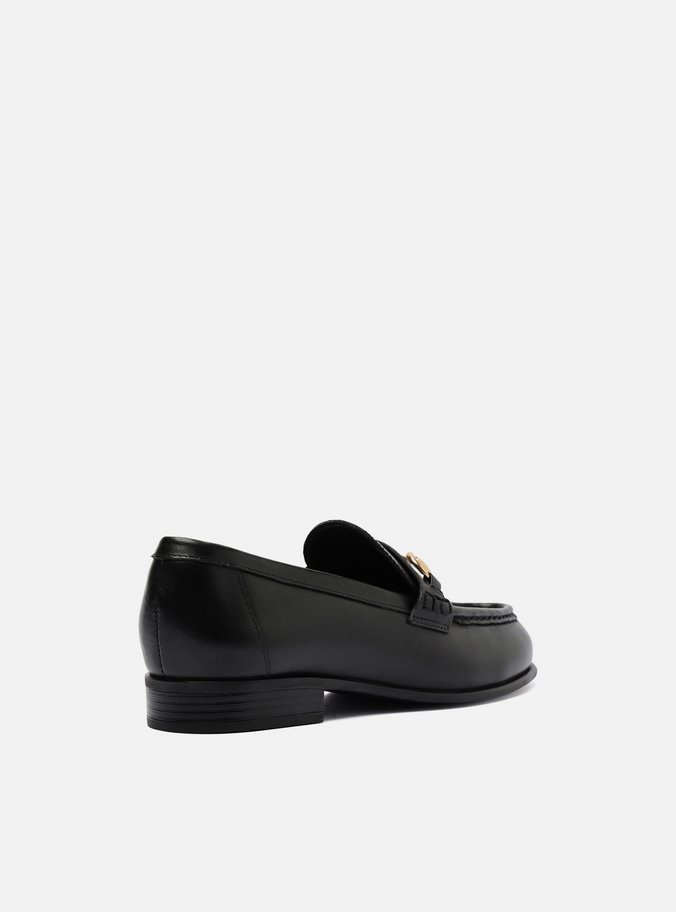 Mocassim Preto Couro Tira Bridão Metálico