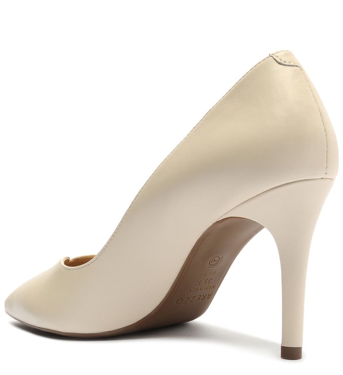 Scarpin Off-White Couro Salto Médio Bico Fino