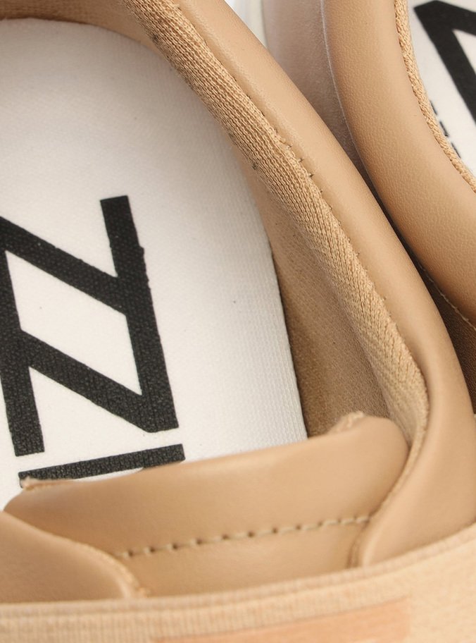 Slip On Bege Couro Flatform Elásticos