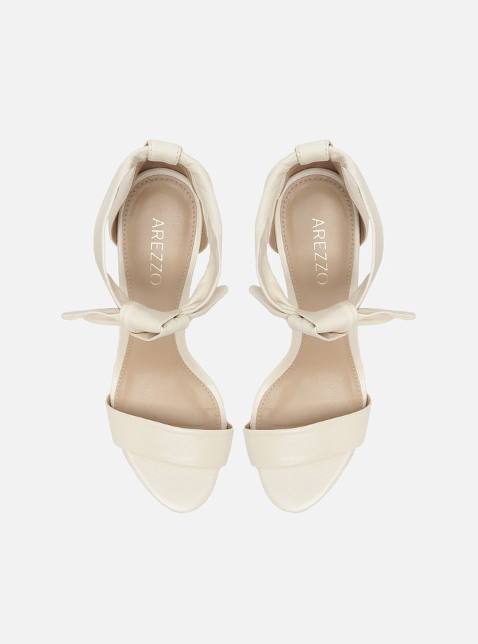 Sandália Off-White Couro Salto Alto Bloco Isabelli