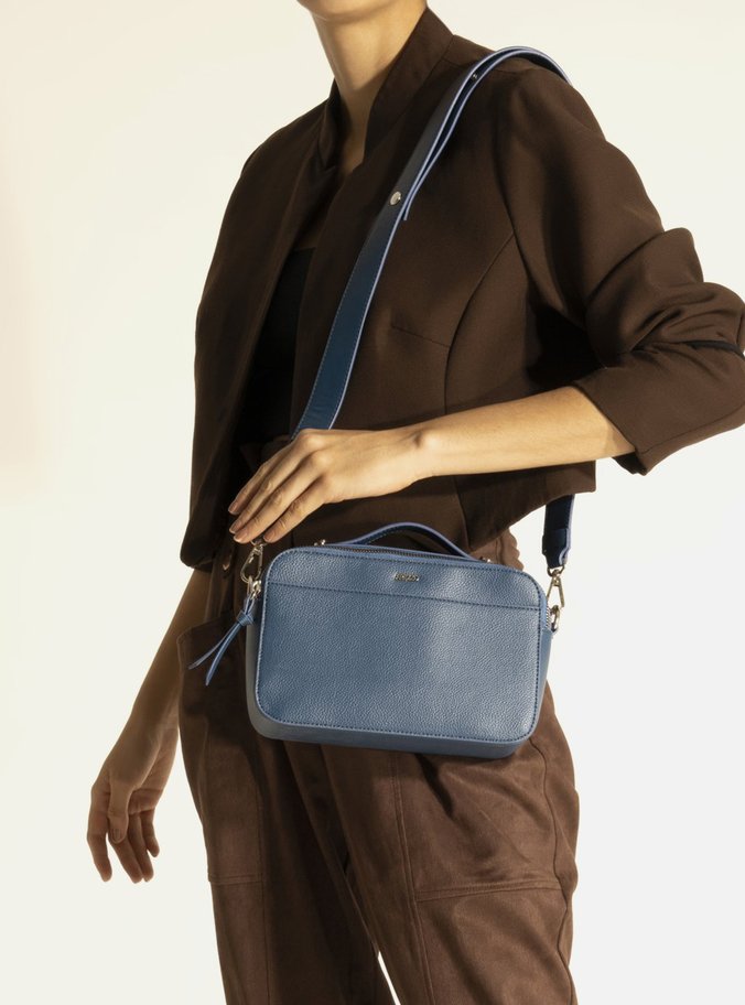 Bolsa Tiracolo Azul Média Alça Larga