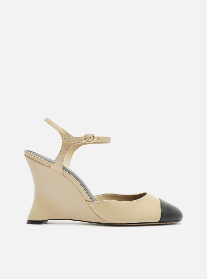 Scarpin Nude Couro Anabela Cap Toe