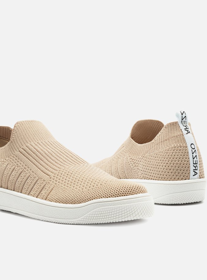 Tênis Slip On Nude Knit Bico Redondo