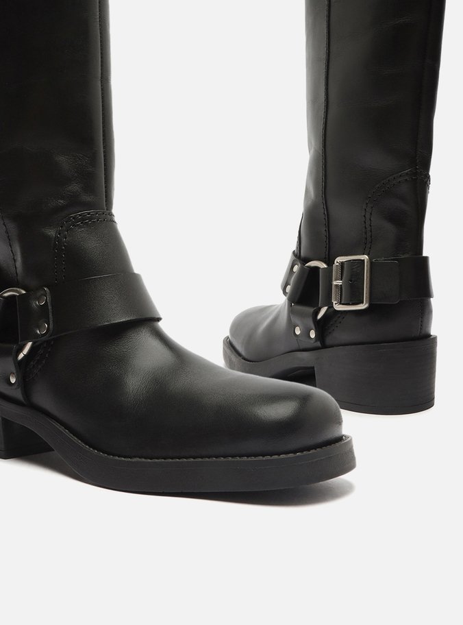 Bota Preta Couro Cano Longo Fivelas