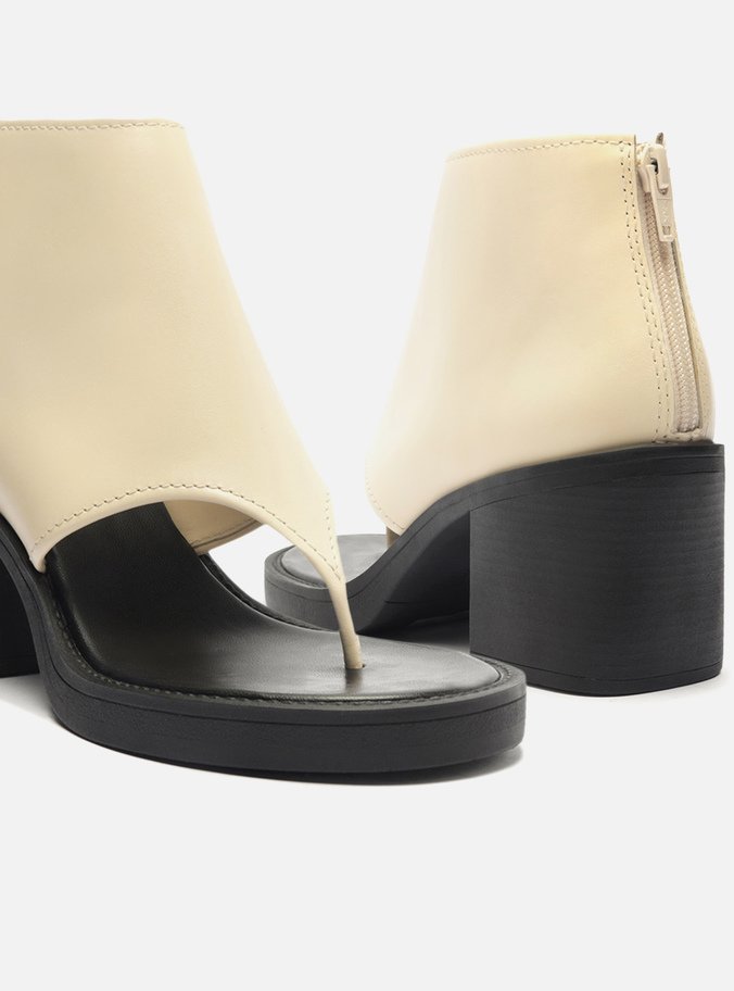 Sandal Boot Branca Couro Salto Bloco Preta