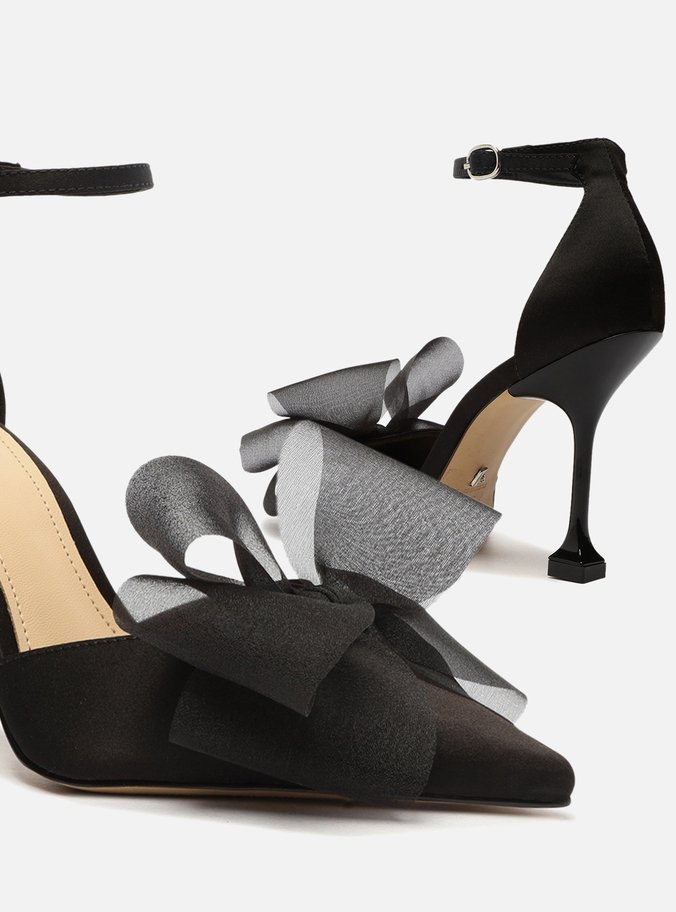 Scarpin Preto Cetim Salto Taça Bico Fino