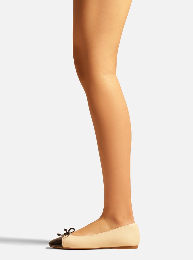 Sapatilha Off-White Bico Quadrado Preta