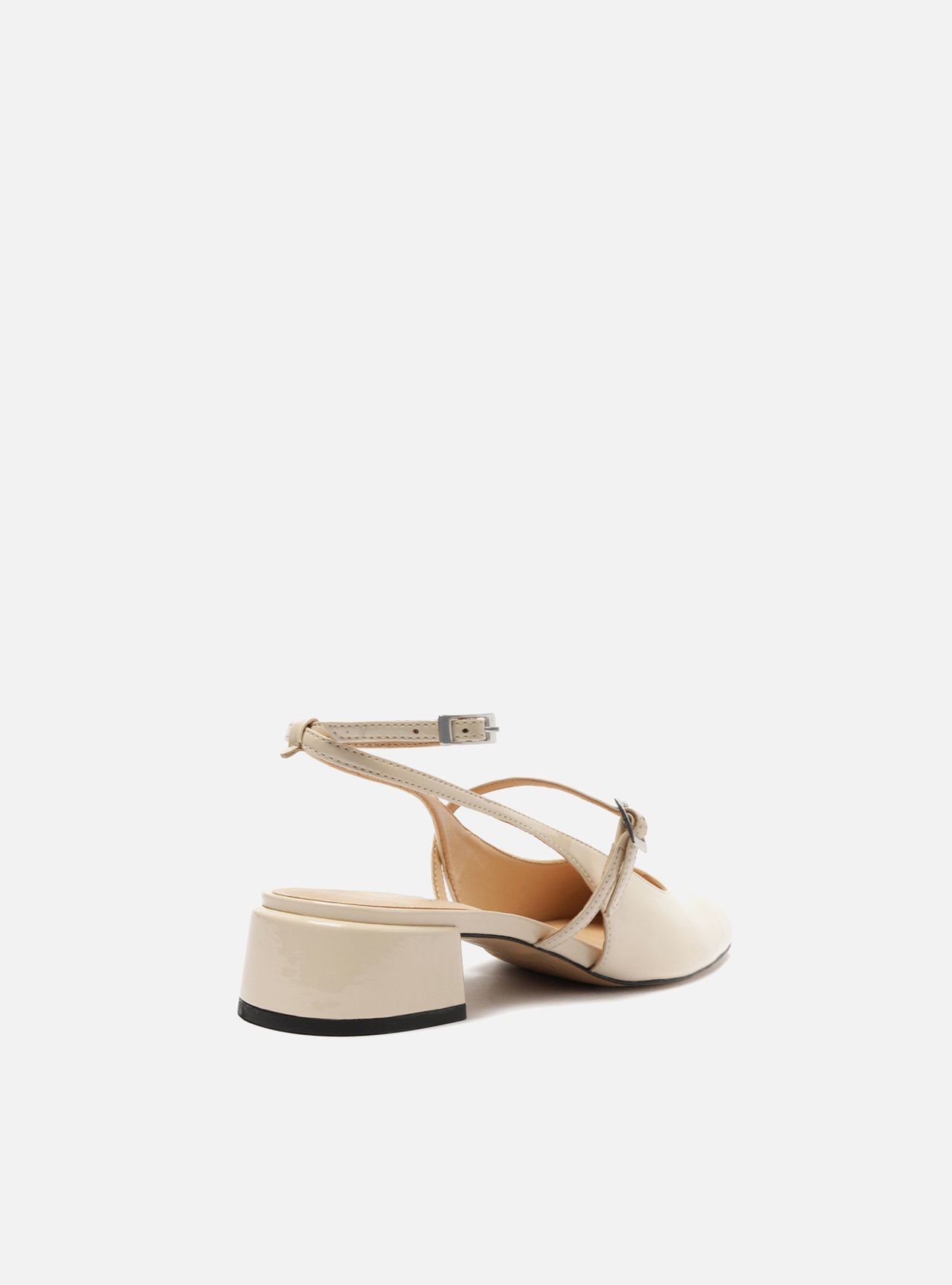 Sapato Boneca Off-White Verniz Aberto Tiras Fivelas — foto 4