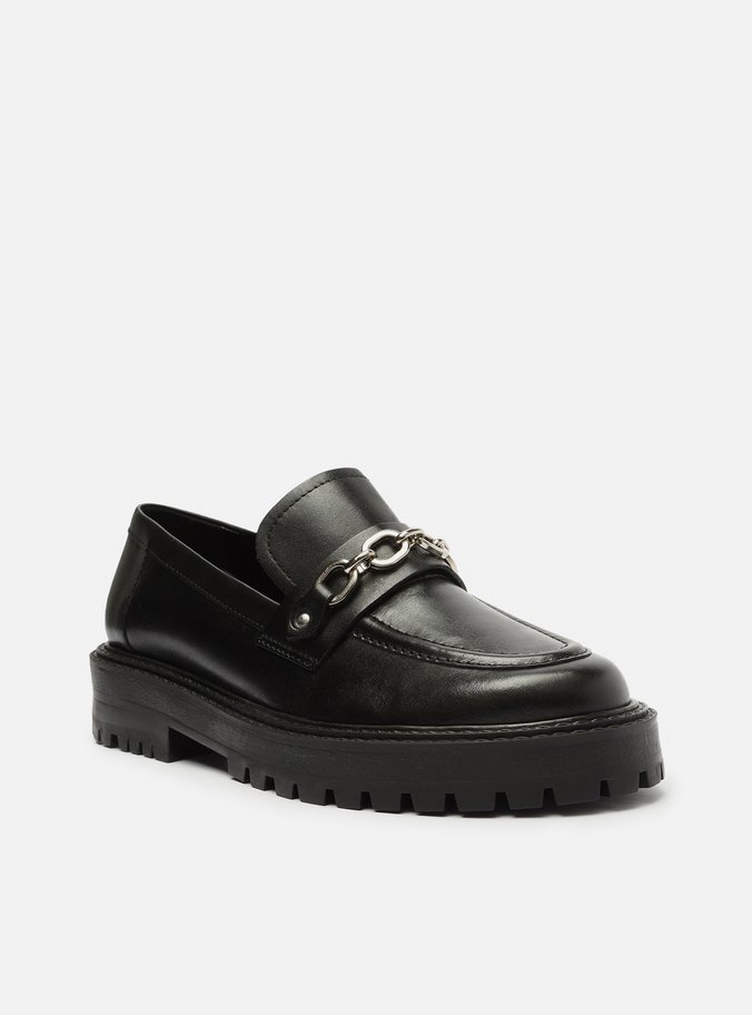 Mocassim Preto Couro Tratorado Corrente Metal