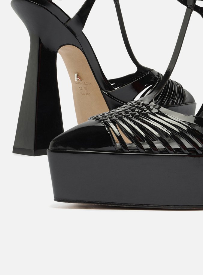 Scarpin Preto Verniz Meia Pata Bico Fino Paloma