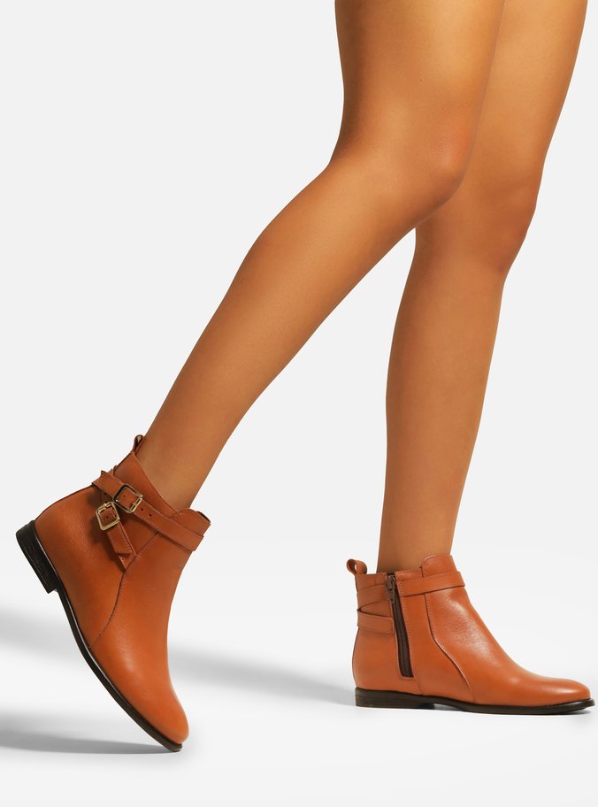 Bota Marrom Couro Cano Curto Tiras Fivelas