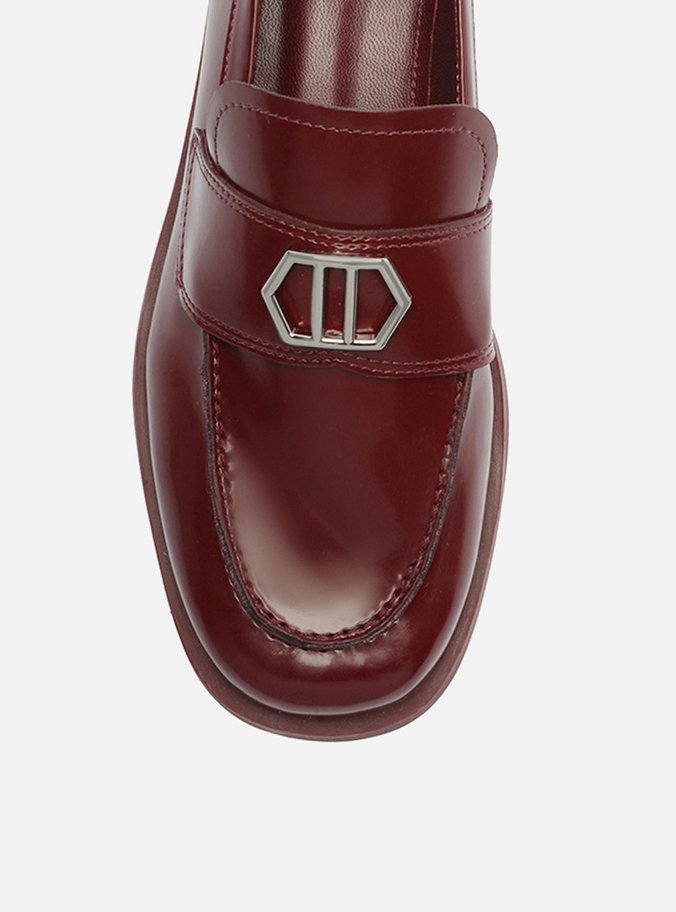 Mocassim Vermelho Bico Redondo Tira Metal
