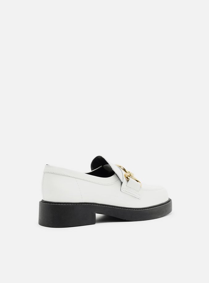 Mocassim Branco Couro Bridão Metálico Maxi