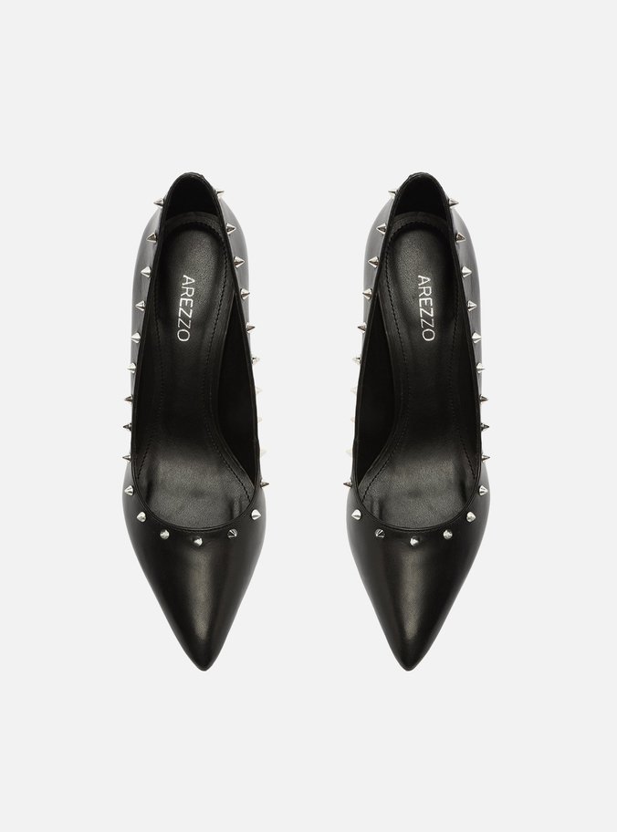Scarpin Preto Couro Bico Fino Spikes