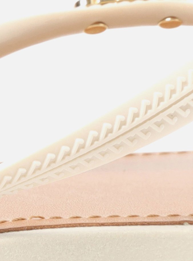 Chinelo de Dedo Off-White Bico Quadrado Brizza
