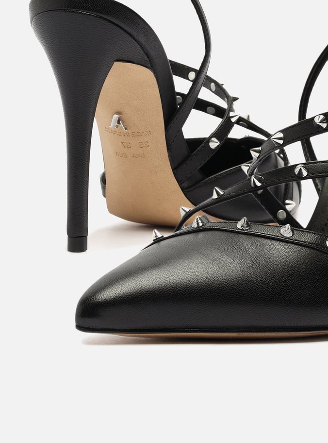 Scarpin Preto Couro Bico Fino Tiras Spikes