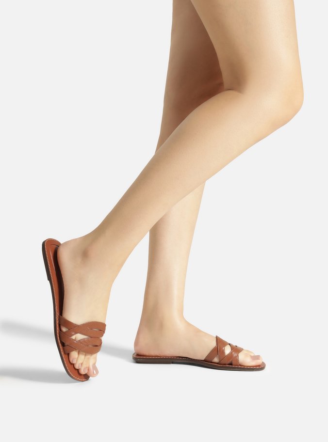Rasteira Marrom Flat Bico Redondo Tiras