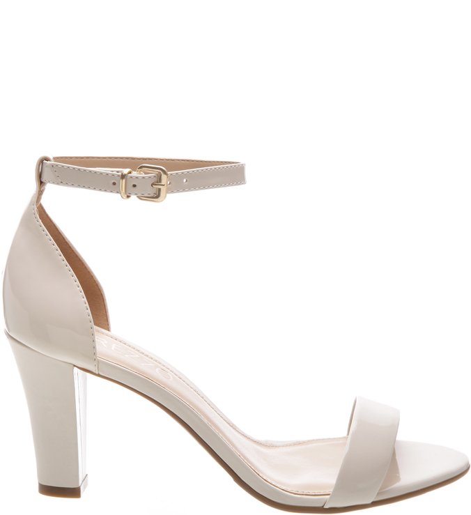Sandália Isabelli Verniz Salto Médio Bloco Off White