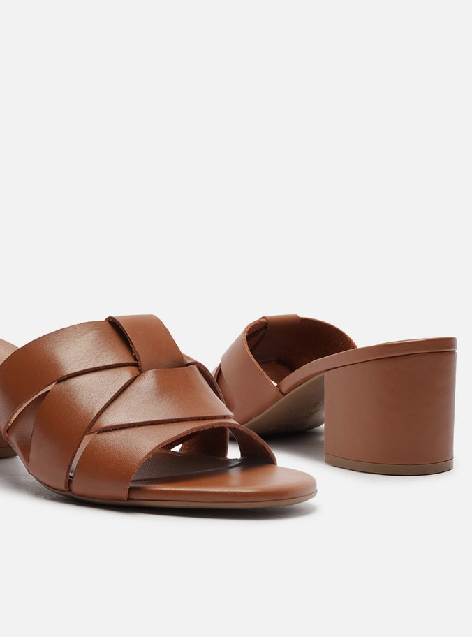 Mule Marrom Couro Salto Bloco Cabedal Tiras