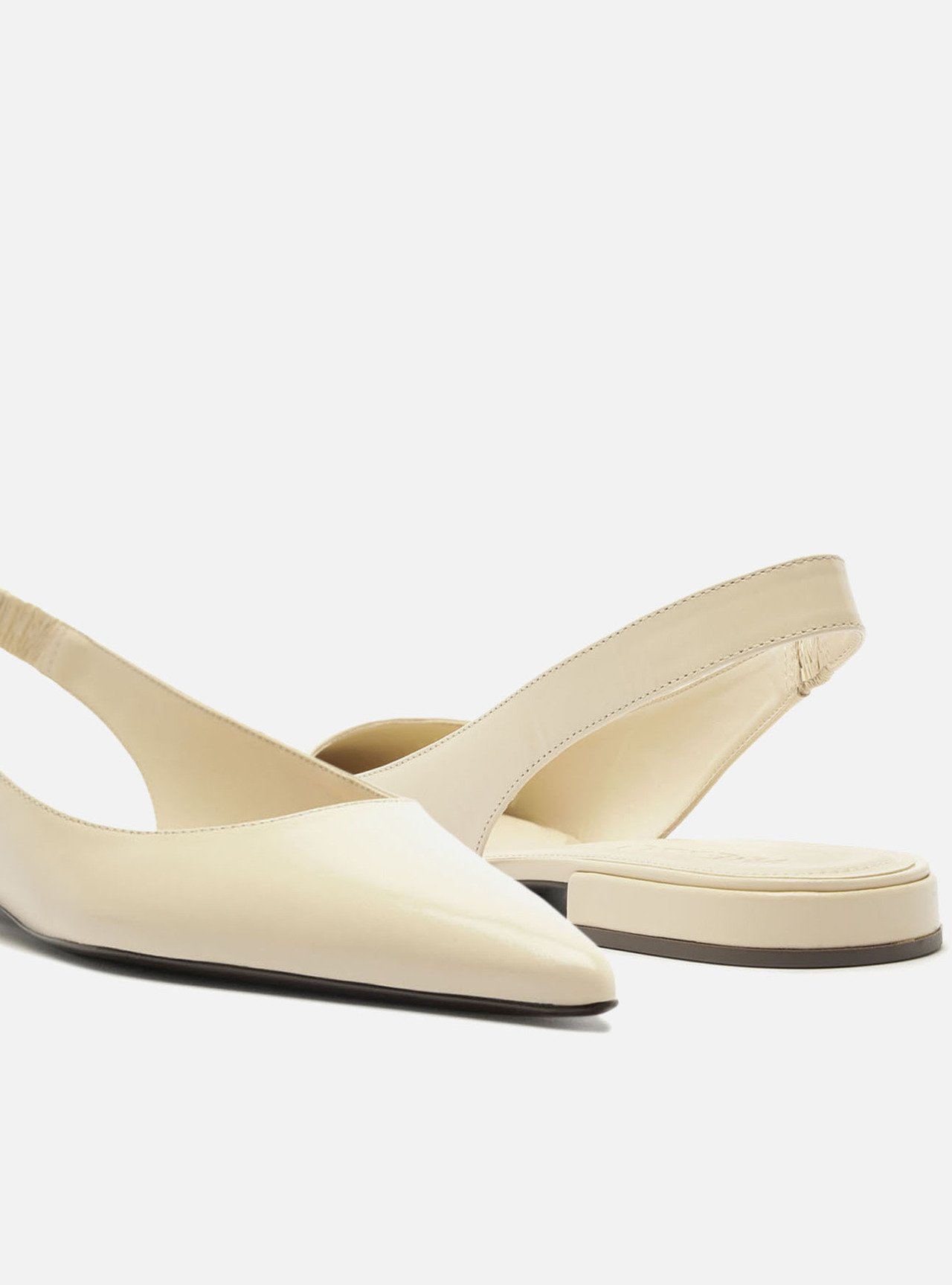 Sapatilha Branca Couro Slingback Bico Fino — foto 4