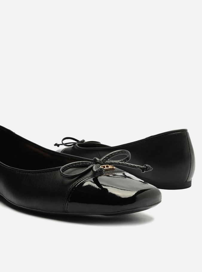 Sapatilha Preta Cap Toe Laço