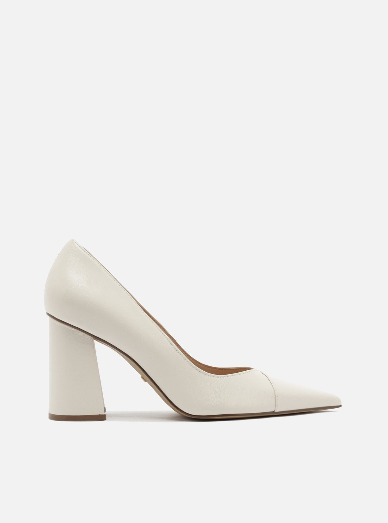 Scarpin Off White Couro Salto Bloco Laqueado — foto 1
