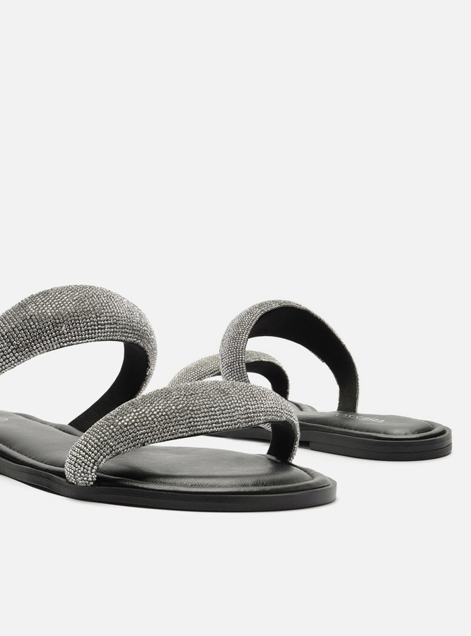 Rasteira Preta Couro Tiras Bold Strass