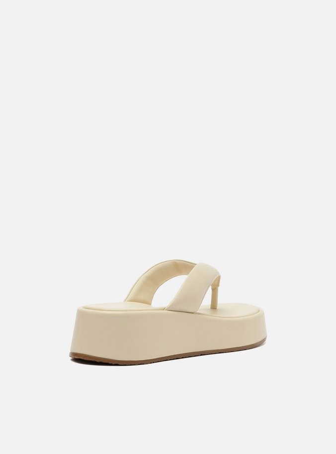 Sandália Off-White Tiras Salto Médio