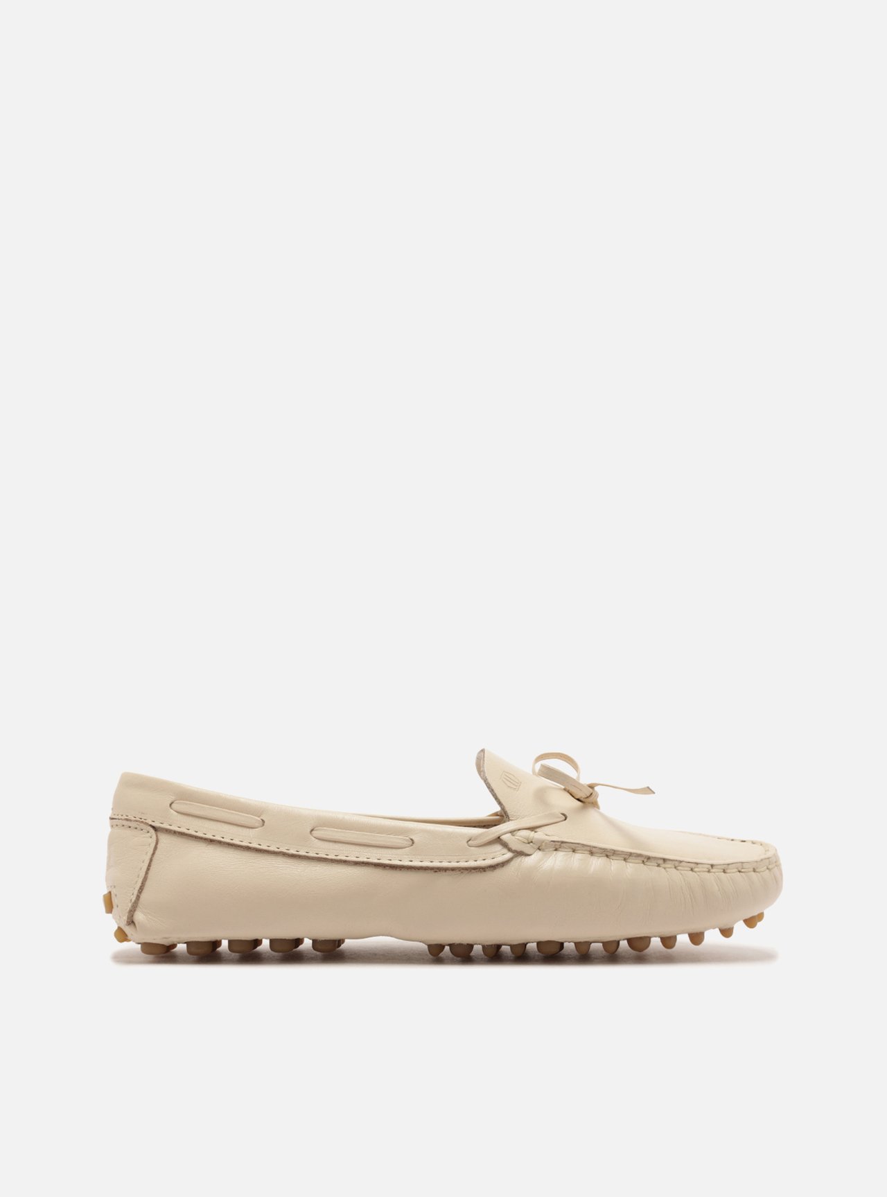 Mocassim Off-White Couro Sola Emborrachada Retrô — foto 1