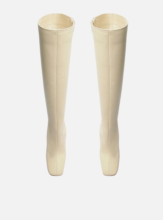 Bota Off-White Couro Cano Longo Bico Quadrado Hailey
