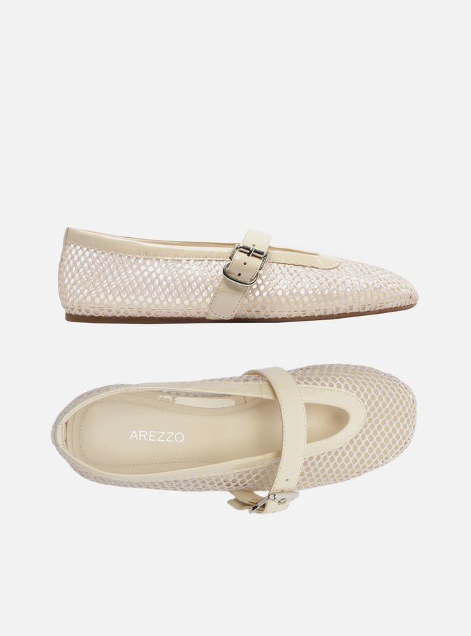 Sapatilha Off-White Verniz Tela Fivela